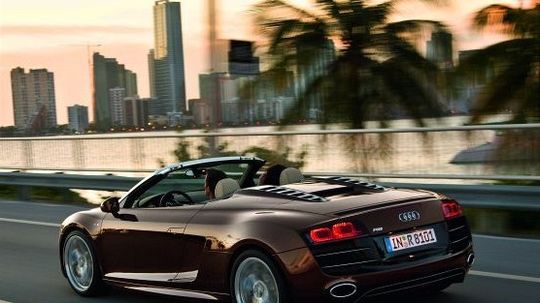 Podiel karbónu na karosérii podstatne vzrástol.