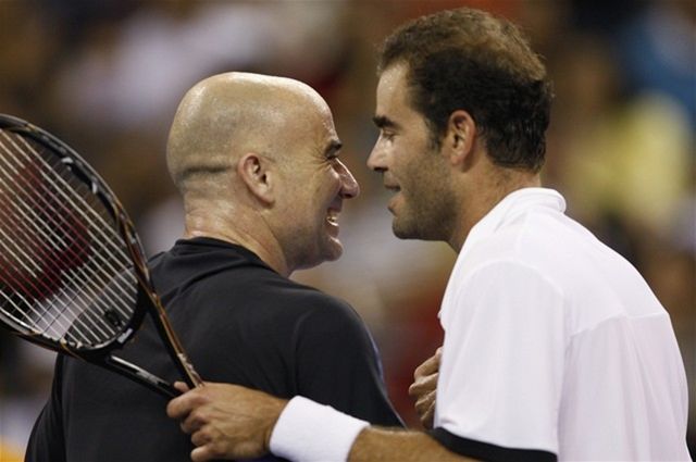 Andre Agassi (vľavo) s Petom Samprasom, dvaja...