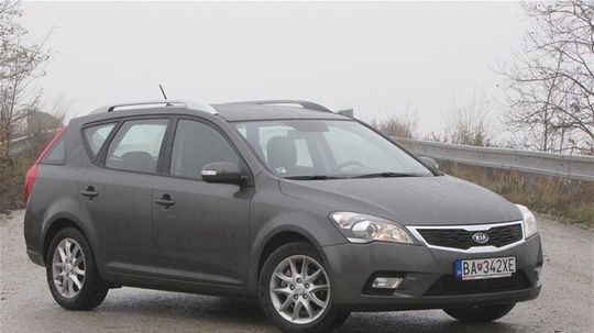 Podvozok je tuhý, ale na ceste neposkakuje.