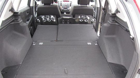 Po sklopení operadla máte k dispozícii 1664...