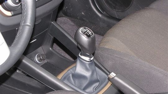 Hlavica radiacej páky má trochu nešťastný tvar.