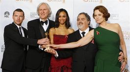 Zľava: Sam Worthington, James Cameron, Zoe Saldana, Jon Landau a Sigourney Weaver 