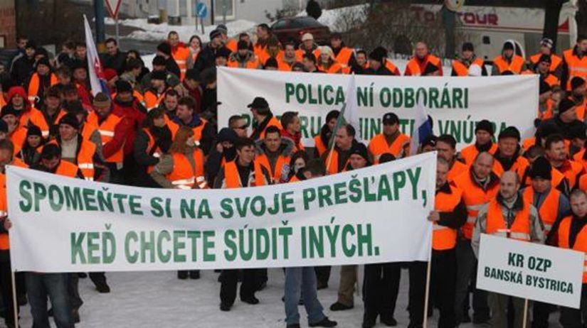 protest policajtov proti odvolaniu Kaliňáka