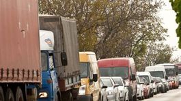 Doprava kolabuje, cesty pribudnú. Áut však oveľa viac nejazdí