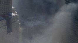 Letecké snímky z útoku na dvojičky, september 2001