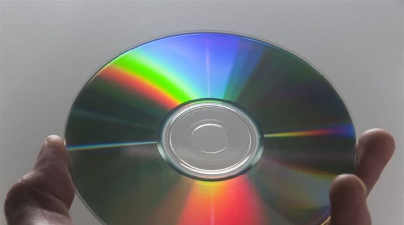 CD, DVD, disk, ruka