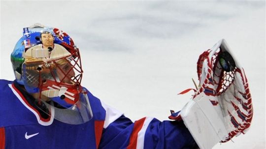 Prilba Jaroslava Haláka