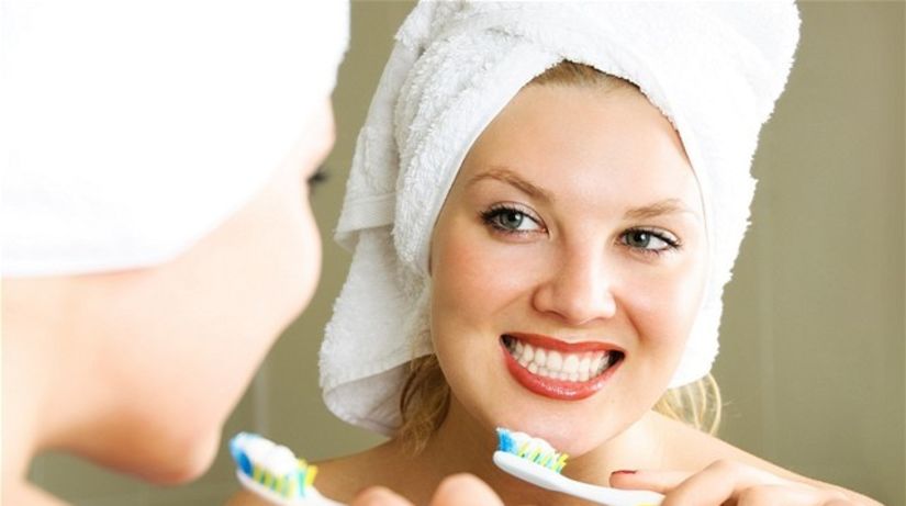 zuby - ústna hygiena - čistenie - úsmev - ďasná