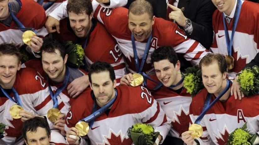 Kanadskí hokejisti so zlatými medailami.