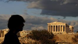 Gréci zatkli skupinu Pakistancov, vinia ich z násilných lúpeží