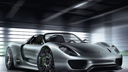 918 Spyder je už tretím hybridným Porsche.