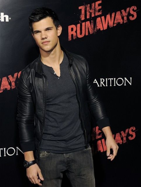 Herec Taylor Lautner.
