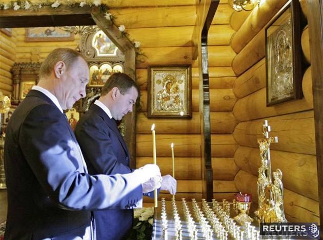 Sviečku za Poliakov v lietadle zapálili...