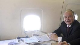 Liedadlo s Kaczyňským spadlo pre výbuch na palube, tvrdí poľské ministerstvo