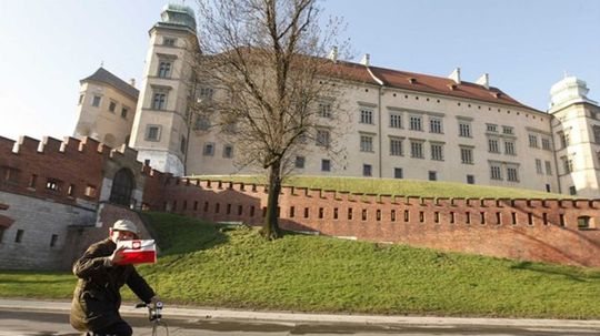 Wawelský hrad (poľ. Zamek Królewski na Wawelu)...