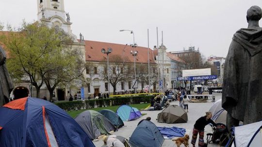 Aktivisti z celého slovenska sa pomaly...