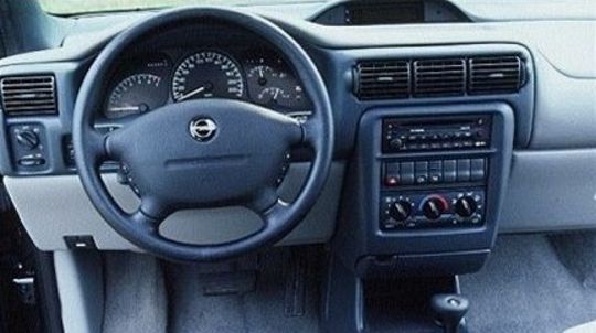 Palubnou doskou sa Sintra hlási k značke Opel.