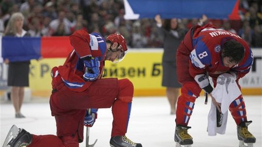 Sklamaní Iľja Kovaľčuk (vľavo) a Alexander...