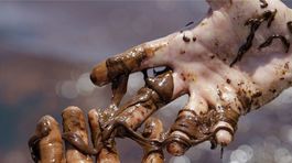 Na Malom Dunaji objavili ropnú škvrnu, zasahujú hasiči