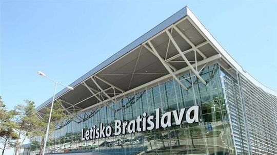 Letecké spoločnosti pridali počas sviatkov do Bratislavy a späť 52 letov