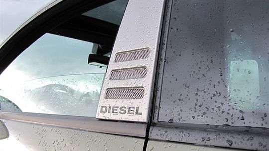 Nedajte sa oklamať, auto poháňa základný...