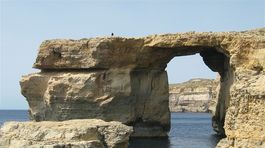 Po zrútenom Azúrovom okne ostala v skale záhadná tvár