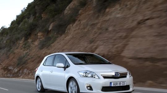 Vo vyšších rýchlostiach Toyota využíva dobrú...