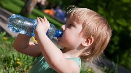 Pije dosť? Päť príznakov, že dieťa je dehydrované