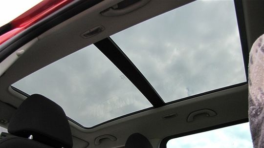Za panoramatickú posuvnú strechu si priplatíte...