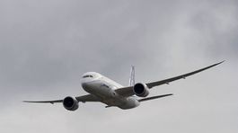 Slovenské lietadlo museli pre požiar evakuovať