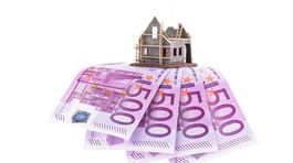 Polovica rodičov pomáha svojim deťom s hypotékou