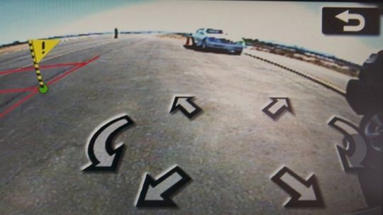 Toyota a Lexus zobrazujú parkovanie na monitore...