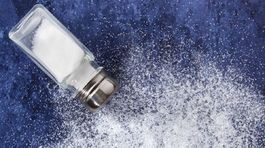 Soľ pod kontrolou? Sotva. To, o čom vieme, že si posolíme, tvorí asi 20 percent