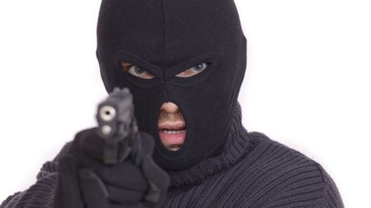 zbraň, pištoľ, vražda, lupič, zlodej, vrah