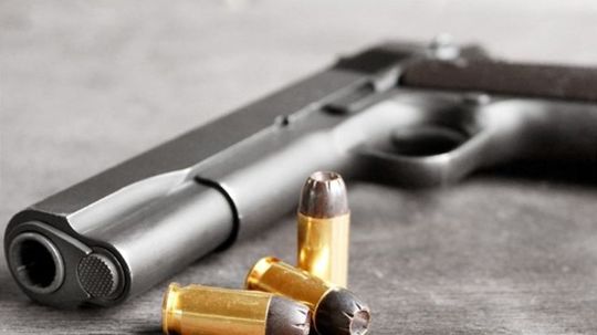 Žena na večierku vo Virgínii zabila strelca svojou legálnou zbraňou