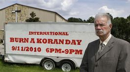 V USA zatkli pastora, na výročie pádu dvojičiek chcel páliť korán