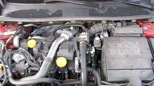 Motor je pod 2000 ot./min....