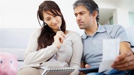 Slováci sú zadĺženejší ako bohatší susedia