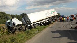 V Dunajskej Strede sa zrazil kamión s vlakom, vodič neprežil