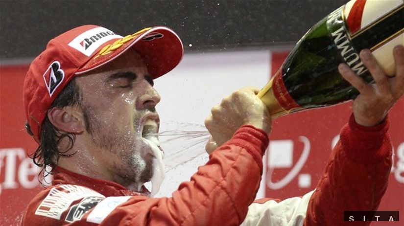 Singapur Alonso šampanské