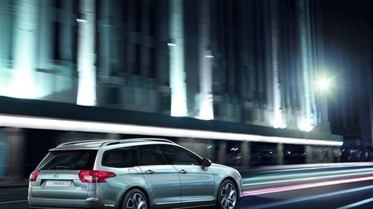 Technológia e-HDi prispeje k nižšej spotrebe.