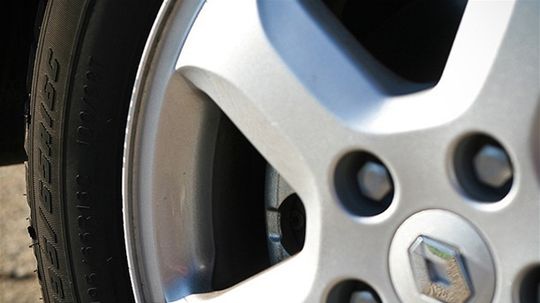 Testované auto jazdilo na pneumatikách s...