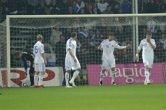 Situácia po inkasovanom góle v sieti Slovenska.