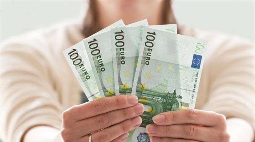 peniaze, bankovky, eurá, euro, mzda, výplata, plat