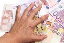 peniaze, euro, eurá, bankovky, mince, úver, hypotéka, splátka