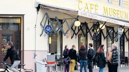 Legendárnu Café Museum, kde si kávu vychutnával Klimt, opäť otvorili