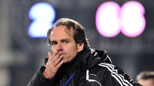 Hráčov mobil som hodil do koša a v šatni zavládla pohoda. Slovan a pražské "S"? To je ako porovnávať stánok na Miletičke s Tescom