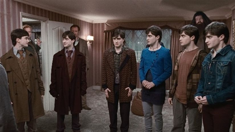 Harryho Pottera stvárňuje Daniel Radcliffe a v...