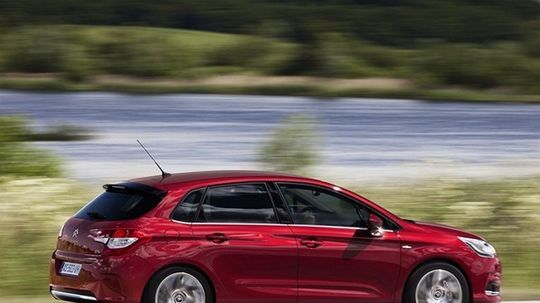 Moderné tvary novinky sú menej extravagantné.