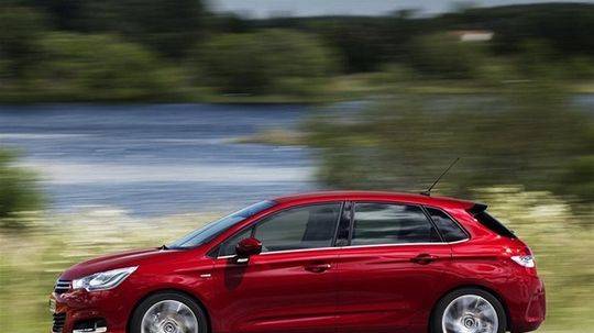 Podvozok je stále dostatočne komfortný.